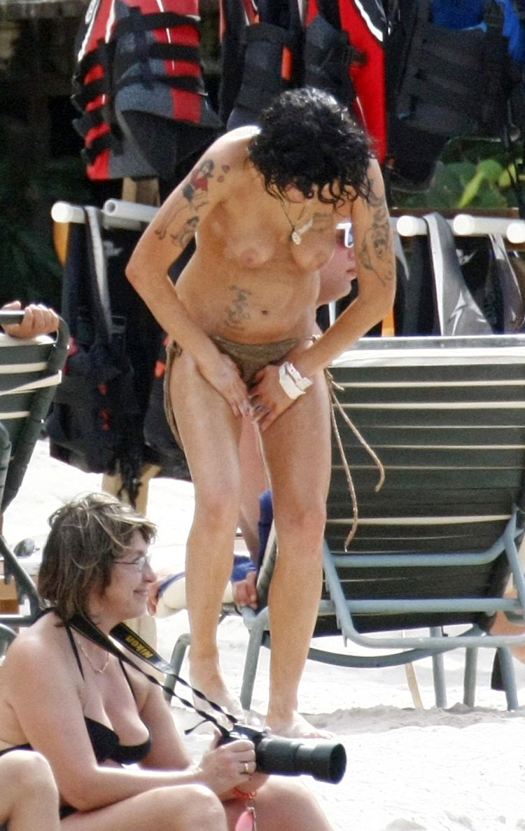 Amy Winehouse naked