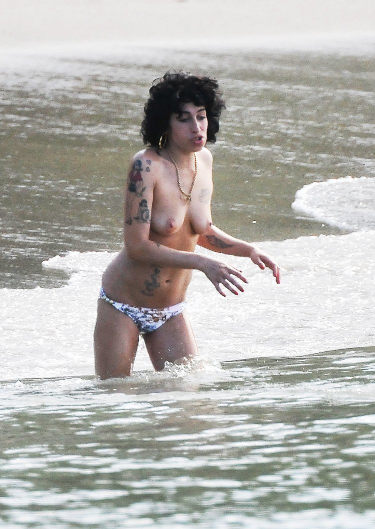 A photo. Porn. Amy. Winehouse. Gif