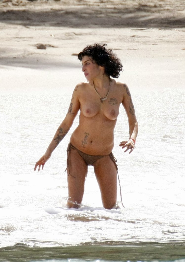 Amy Winehouse naked