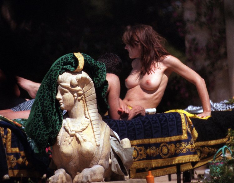 Penelope Cruise XXX crotch