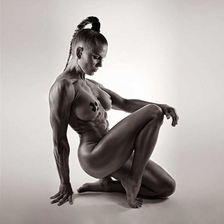 Sports woman 40 years old naked