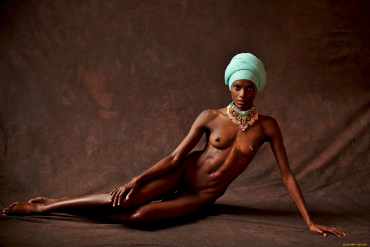 Naked women of African tribes