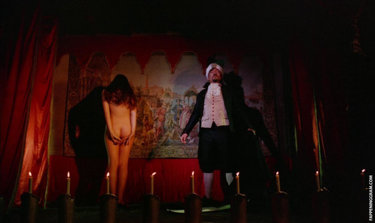 Justine Marquise de Sad Nude