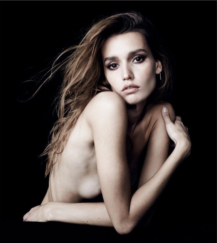 Victoria Isakova Naked in the movie Mirror