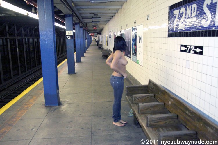 The girl undressed in the subway