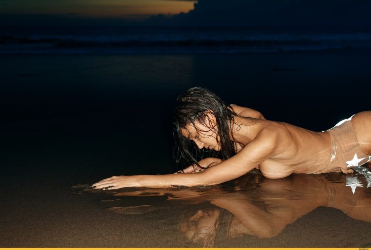 Naked brown -eyed beauty