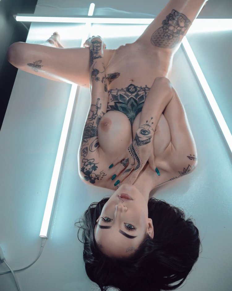 Suiside Gerl Valeria Tits