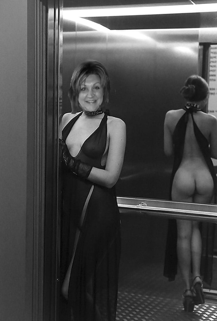 The girl undressed in the elevator