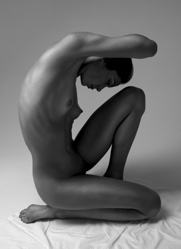 Naked women of the model