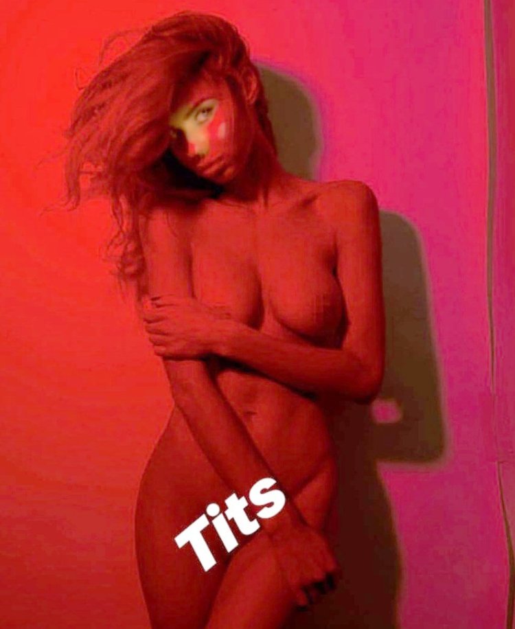 Naked sugar ray without panties