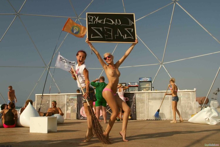 Kazantip Girls beach
