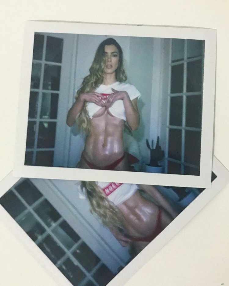 Naked girl. On the reactor