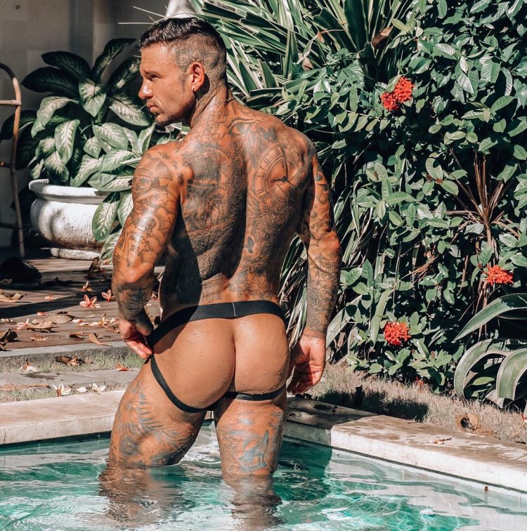 Aidra Fox & Dahlia Sky & Kissa Sins HD XXX