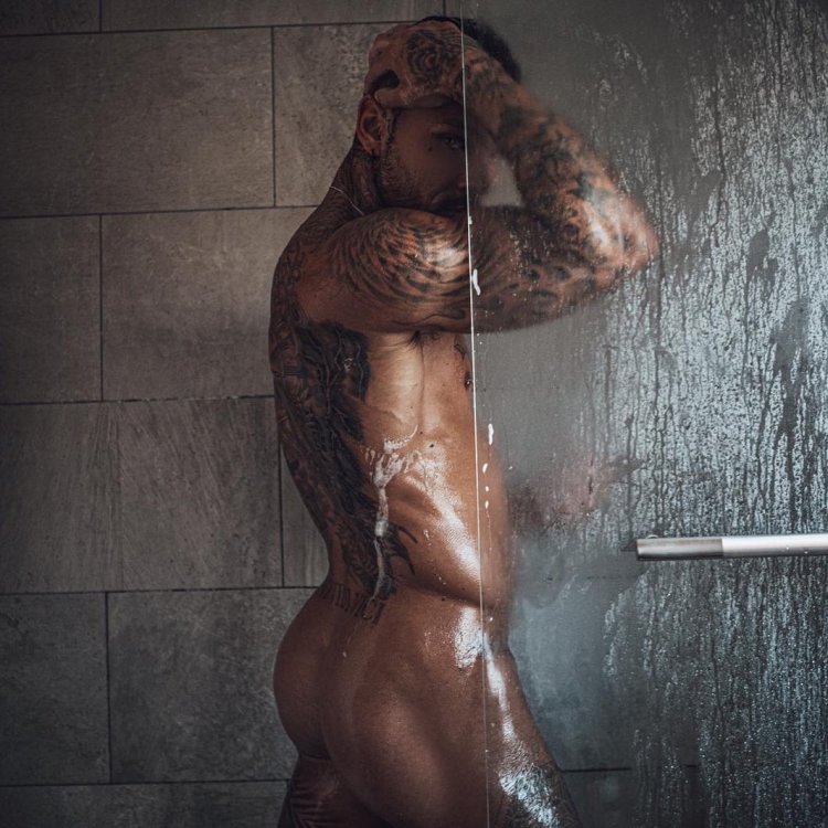 Naked without panties Sean Pratt