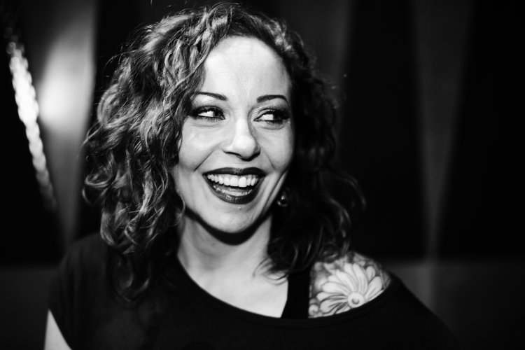 Anneke Van Giersbergen & Agua de Annique - In Your Room