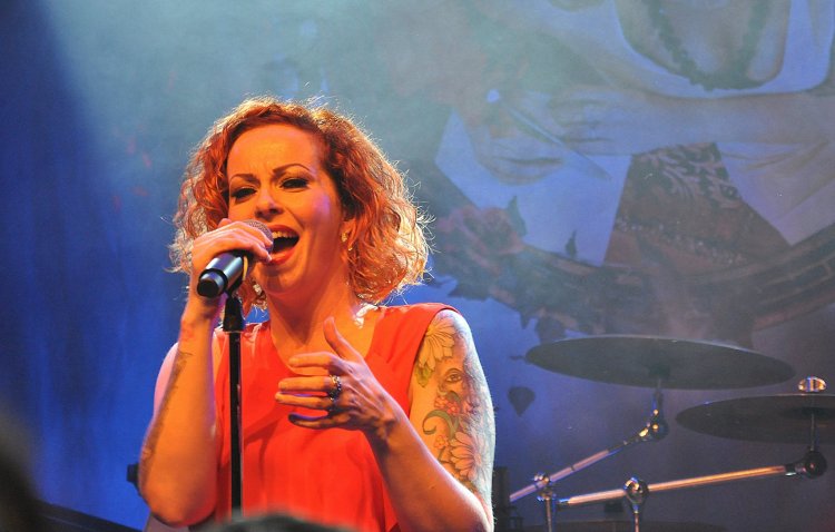 Anneke Van Girsbergen