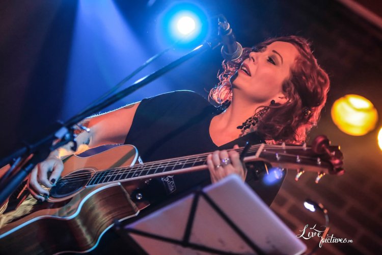 Anneke Van Giersbergen Pure Air