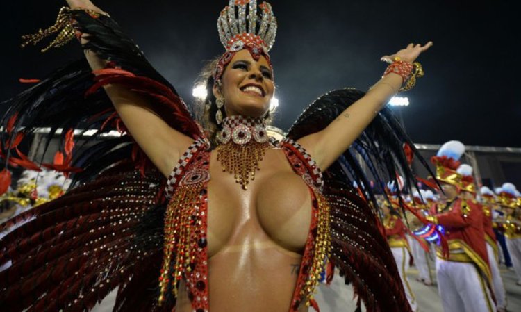 Andrea Martins Brazili Carnival