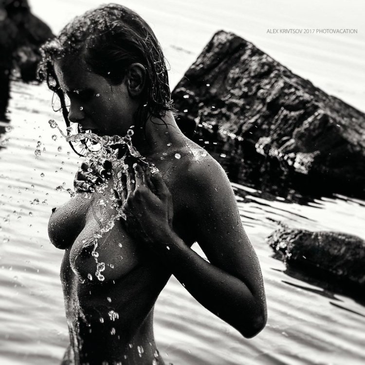 3 naked Lisa, Sonya and Albina divided