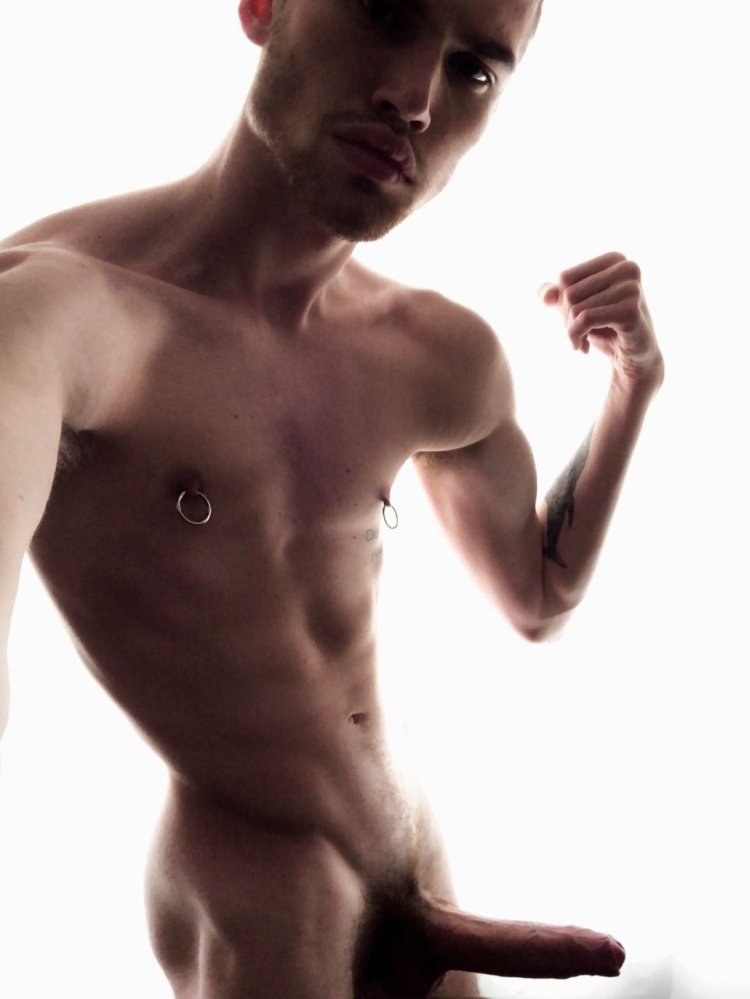 Kirill Voronin model naked