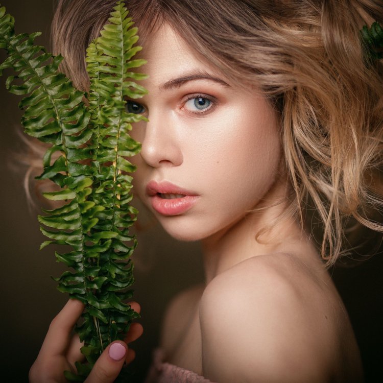 Alexandra Davis in a swimsuit