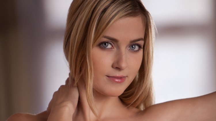 Alexandra Smelova Alexandra Smelov