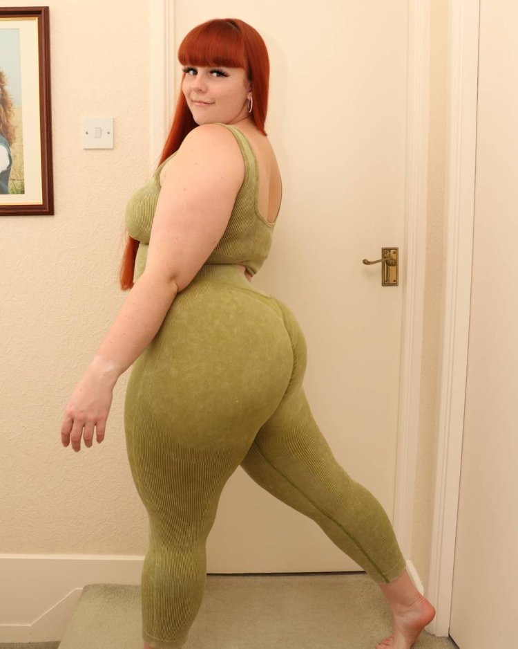 Nicole Herring model naked