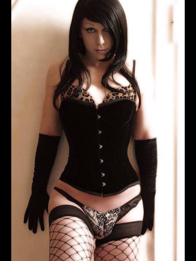 Transvestites in women's linen