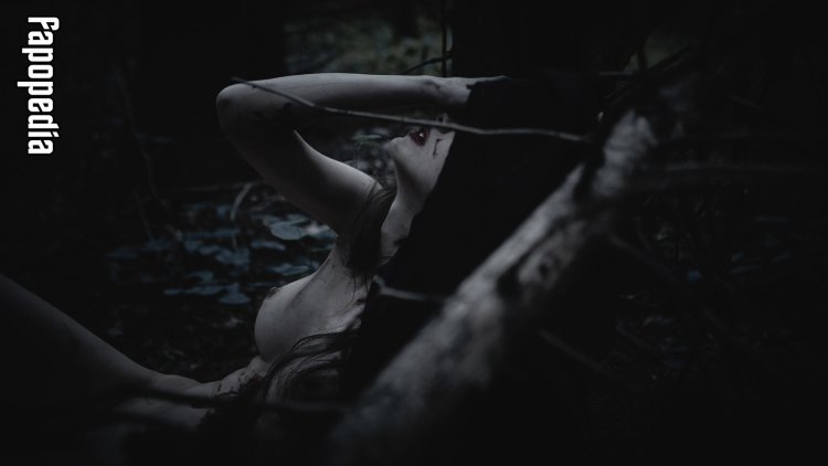 Olga Gorlachuk opened her legs