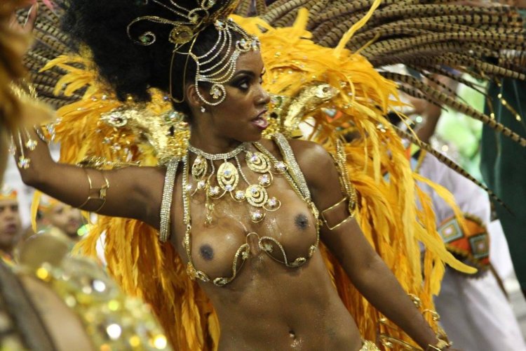 Brazilian orgy on the carnival in Rio
