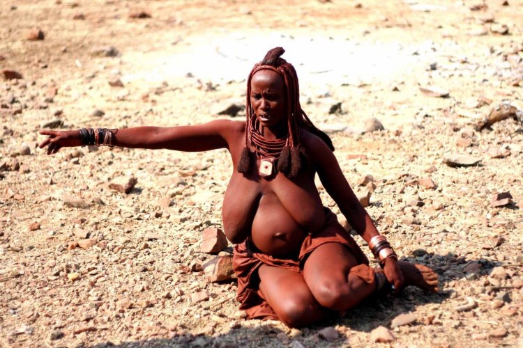 Naked African women