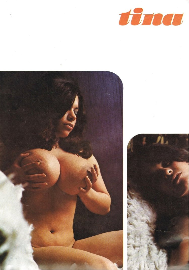 Retro naked women in the bathroom