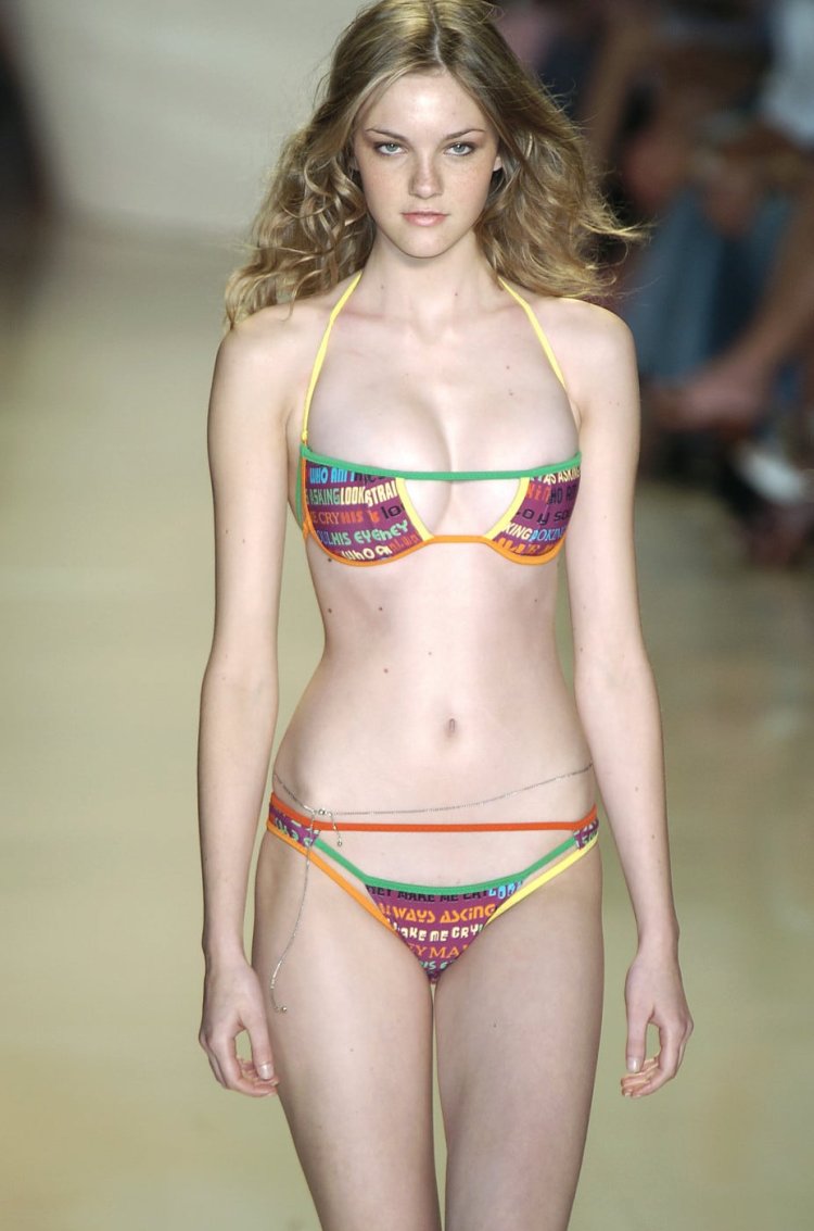 Caroline Trentini Model