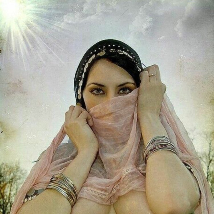 Tits of Iranian women