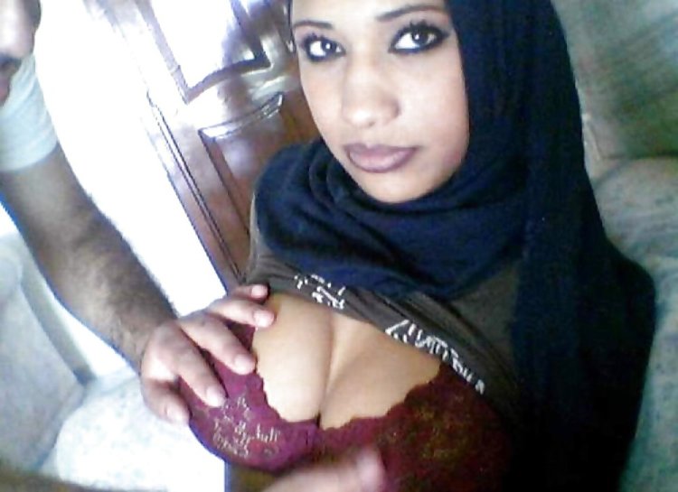 Arab with big tits