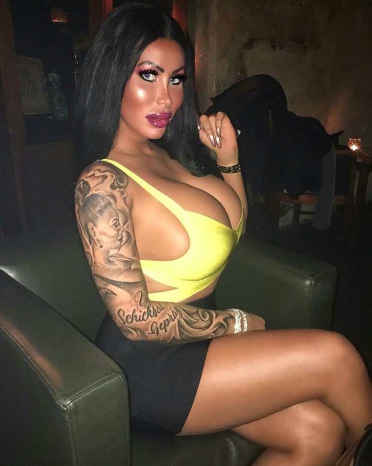 Sanja Jojic Bimbo Selfie