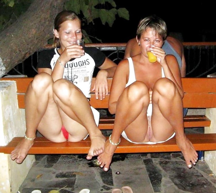 Drunk girls without panties