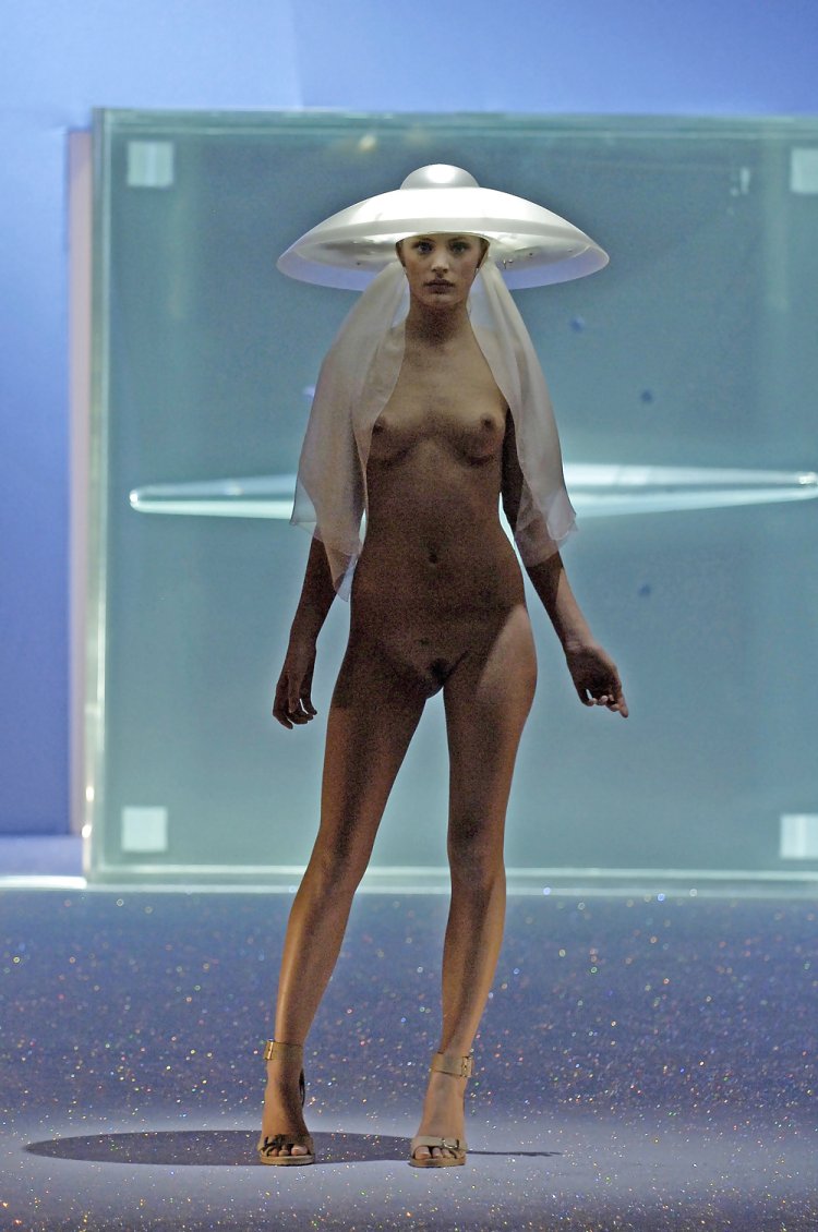 Charlie Le Minda Charlie Le NakeD