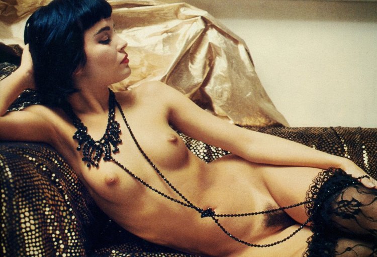 Naked Italian actresses