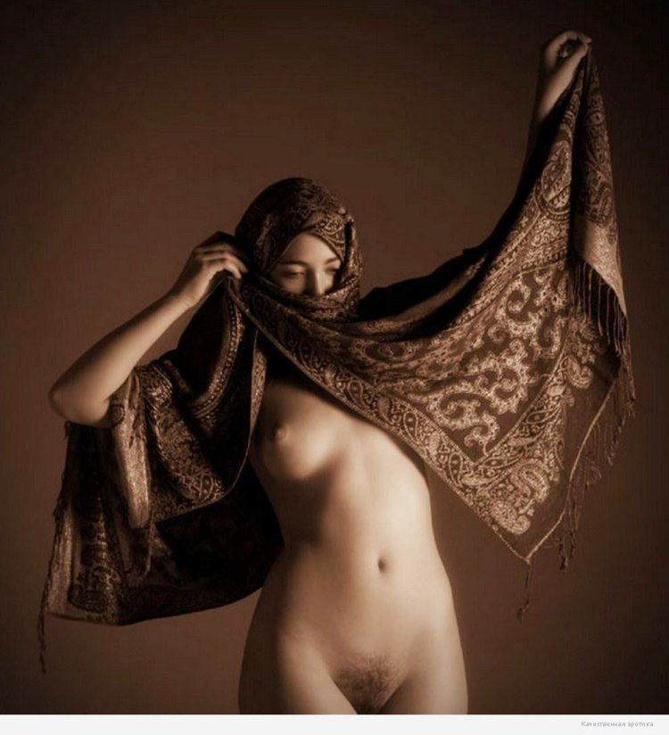 Naked oriental beauties