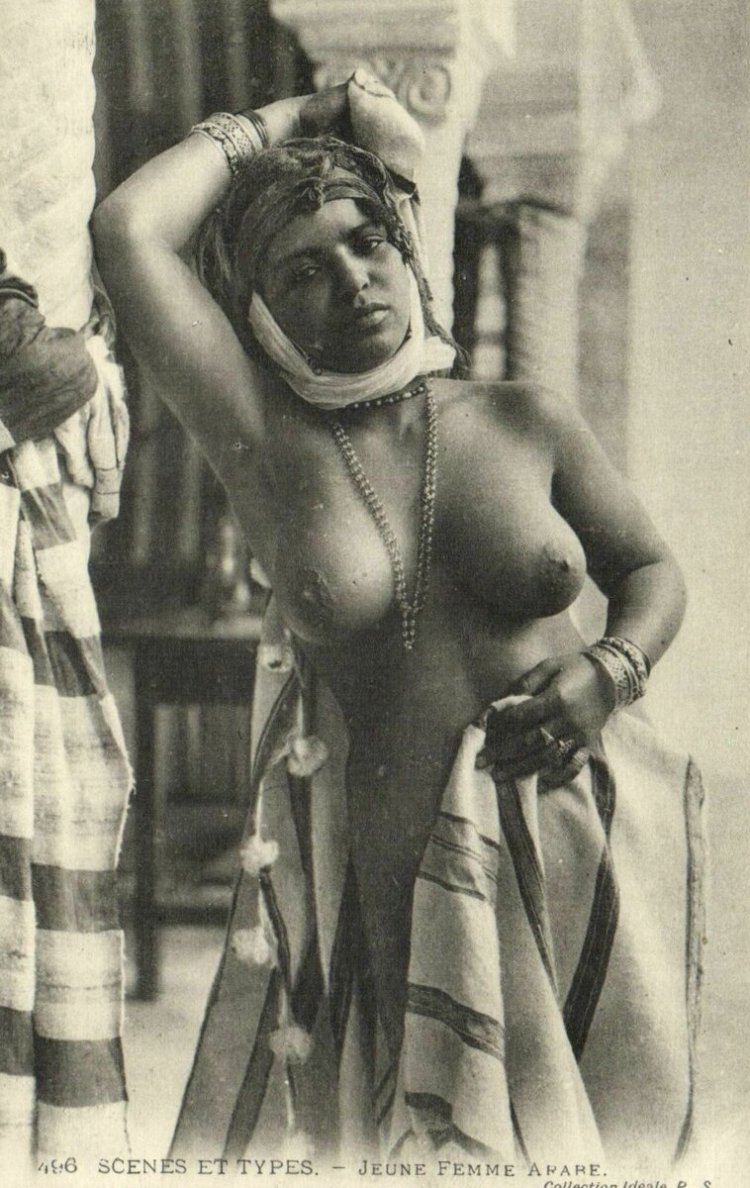 Naked oriental dancers