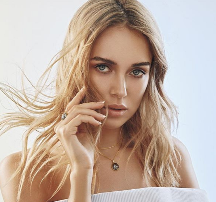 Ksenia Sukhinova legs