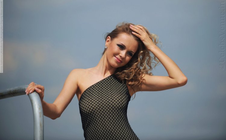 Ksenia Sukhinova photo