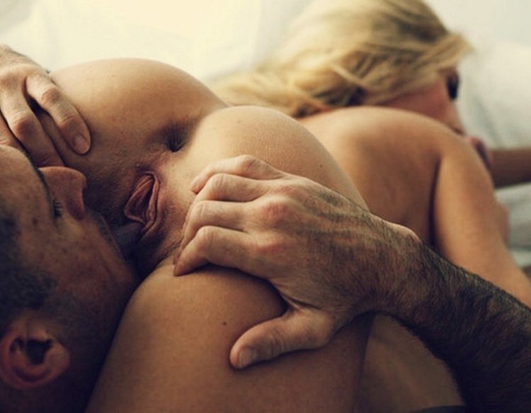 Poses for cunnilingus pictures