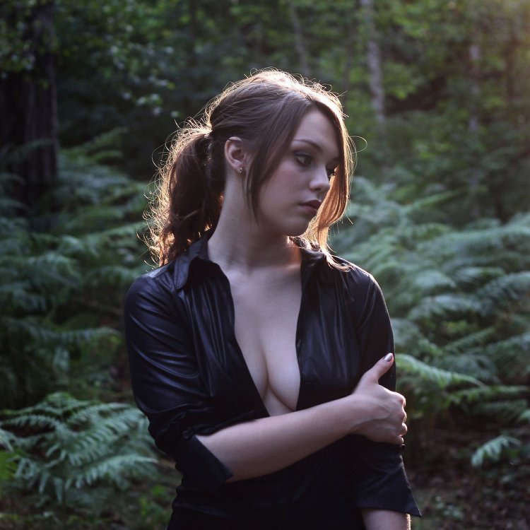 Anna Vladimirova (Imogen Dyer) Plum