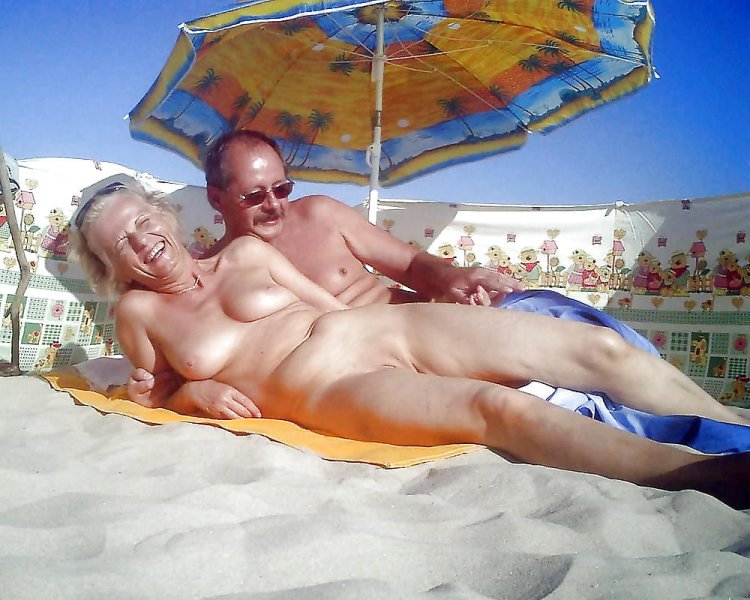 Naked old couples on the beach