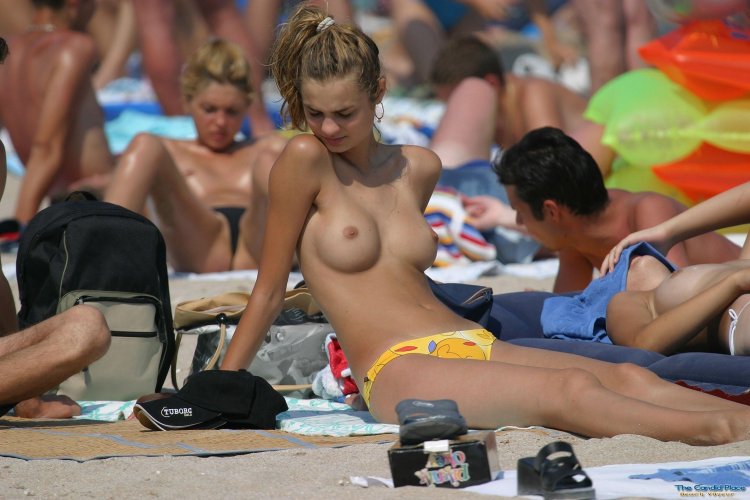 Beach Topless Voyeurists