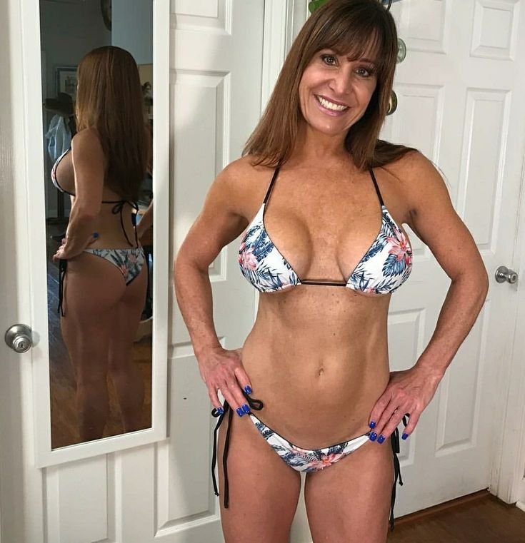 Canadian girls in bikini