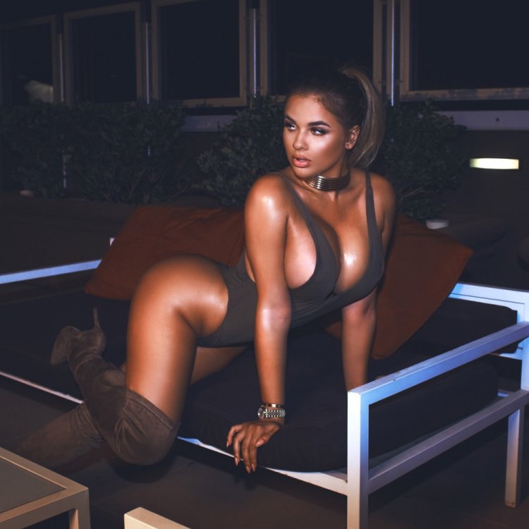 Anastasia Kvitko in oil