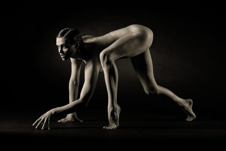 Schlangenfrau Nina Burri Plant Action-Film